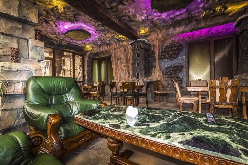 Lux Palace Hotel Кутаїсі Екстер'єр фото