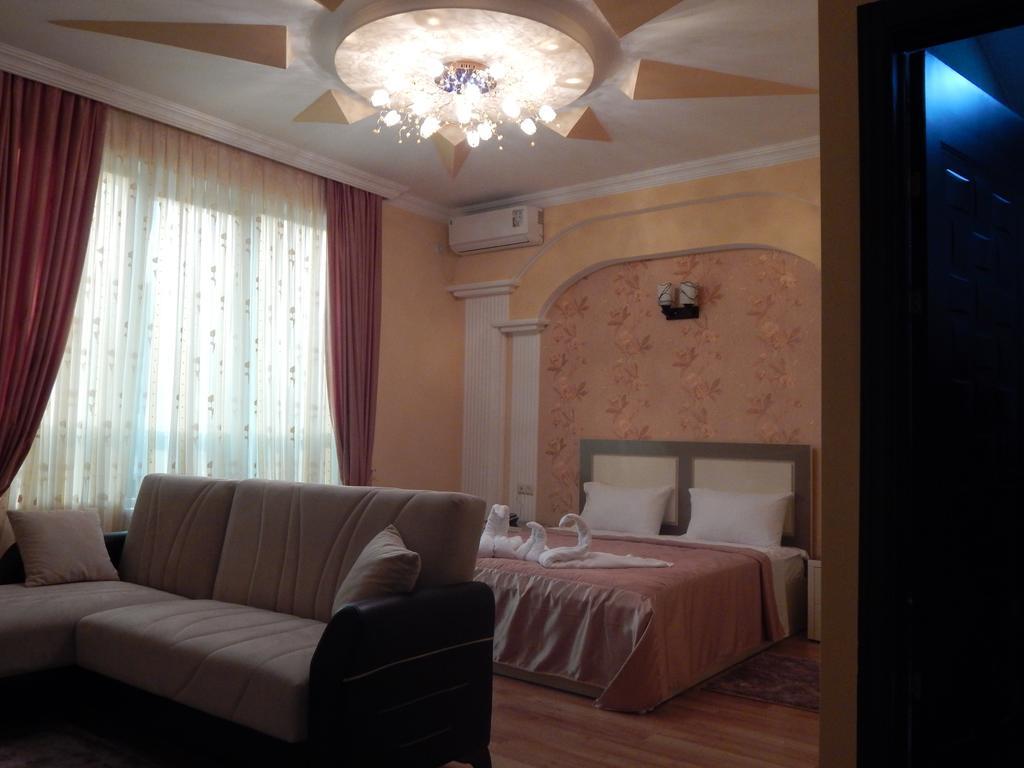 Lux Palace Hotel Кутаїсі Номер фото