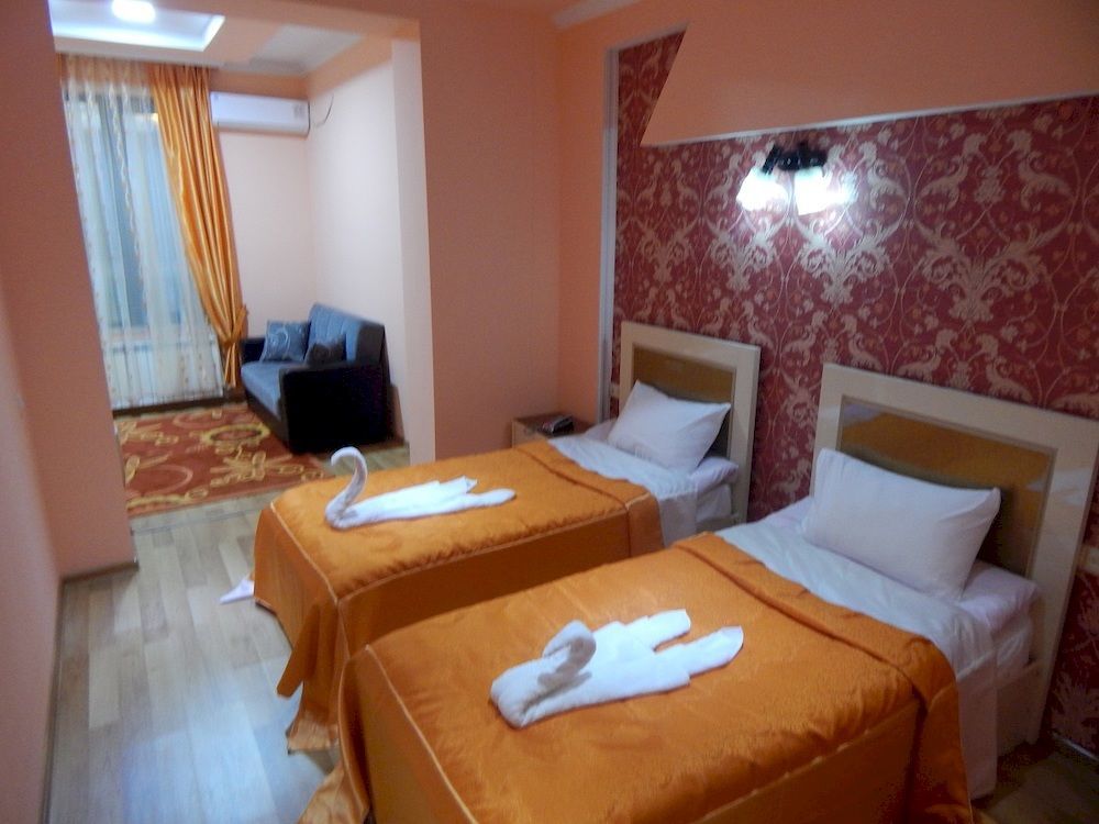 Lux Palace Hotel Кутаїсі Екстер'єр фото